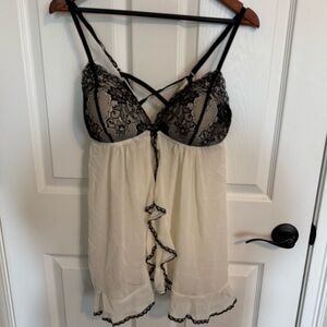 Ambrielle Chiffon Babydoll black and white lace size XL